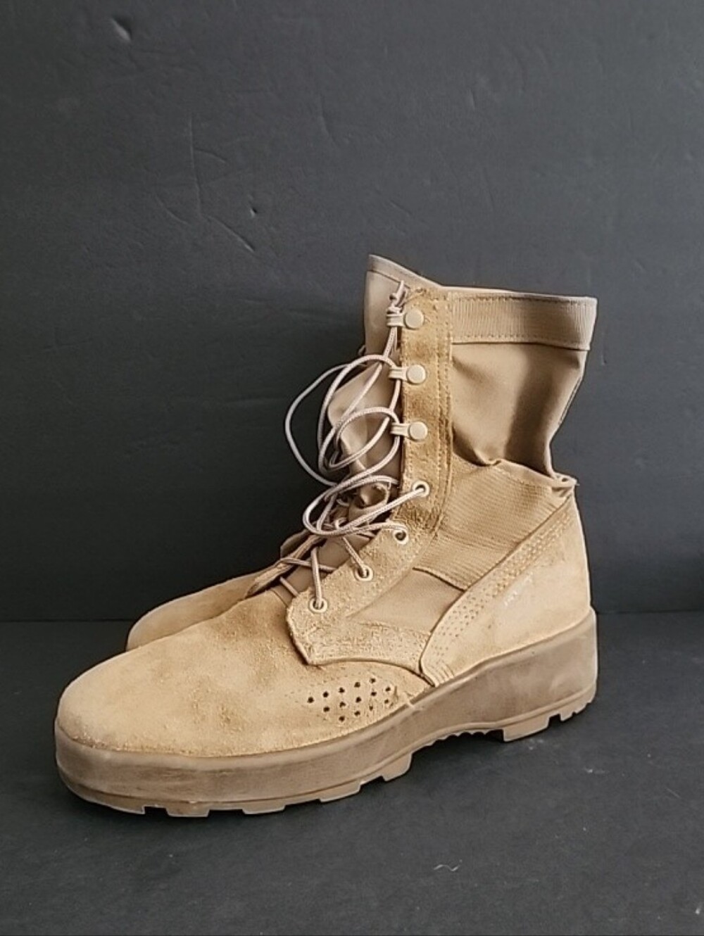 US Military Issued Jungle Combat Boots Size 10.5R Vibram Soles